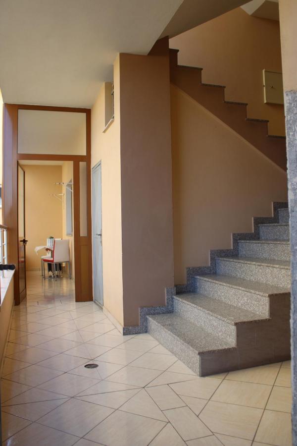 Bledi'S Comfy Apartment In New Blvd / Free Parking Tirana Exterior foto